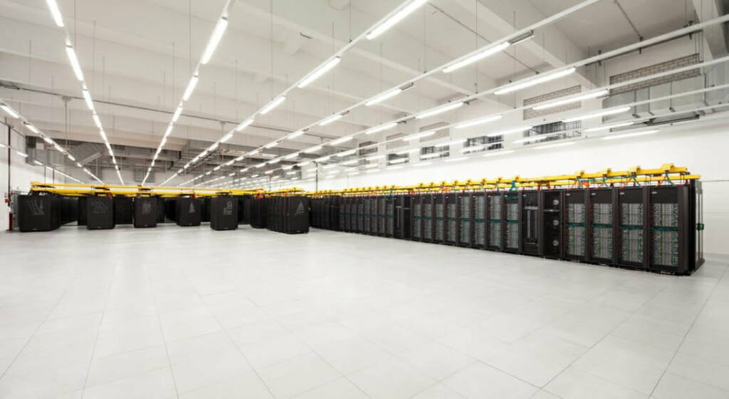 superordenador lenovo centro de supercomputación