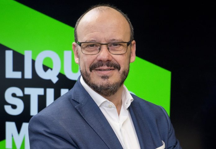 Adán plaza, managing director Accenture