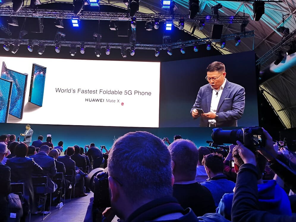 Smartphone plegable 5G Huawei Mate X sorprende en el MWC 19