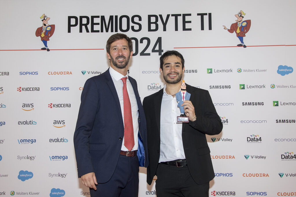 Premio a la Mejor solución de automatización para Yooz. Recoge el premio: Christian Muñoz, Product Evangelist Yooz 