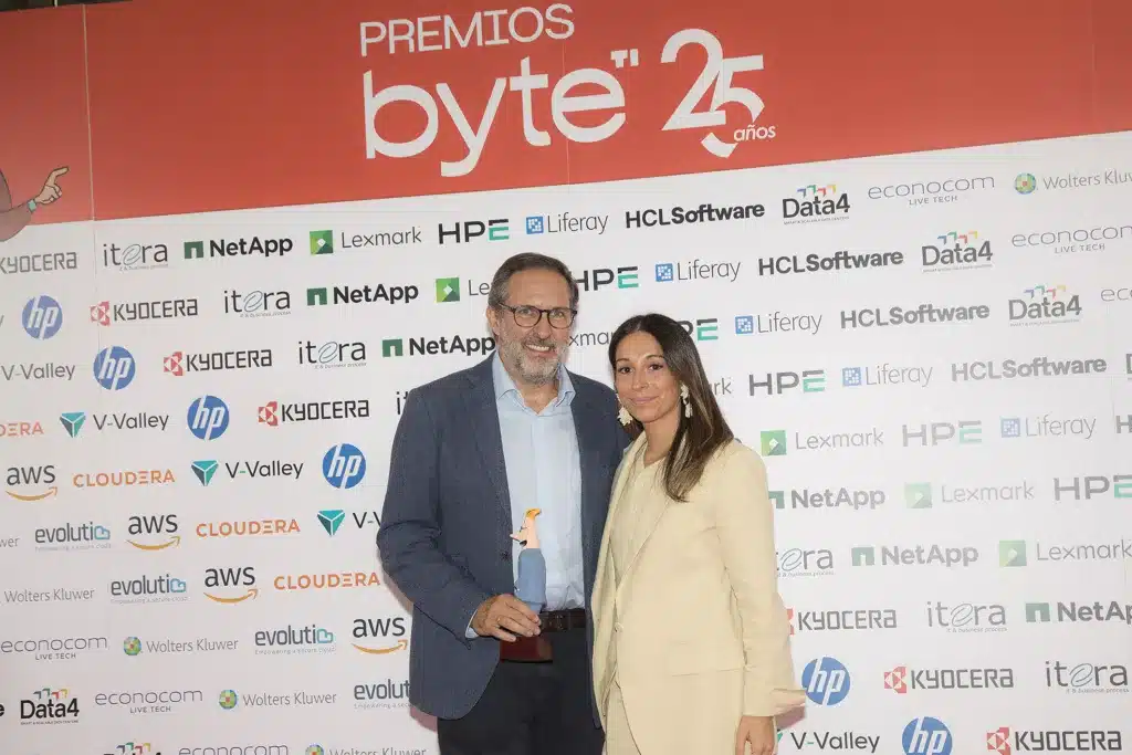Mejor herramienta de IA. Microsoft Copilot Recogió el premio Antonio Cruz, director de AI Business Solutions para Microsoft España 