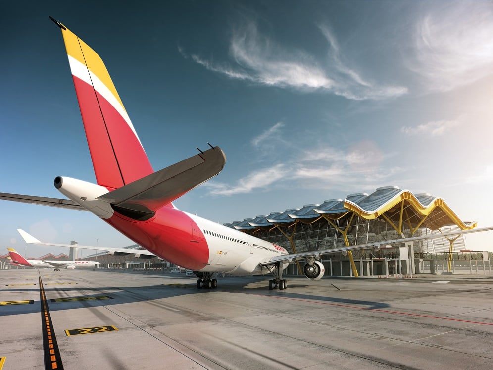 Revolución en los cielos: Iberia y AWS marcan un hito en la transformación digital de la aviación comercial 1 Iberia aeropuerto