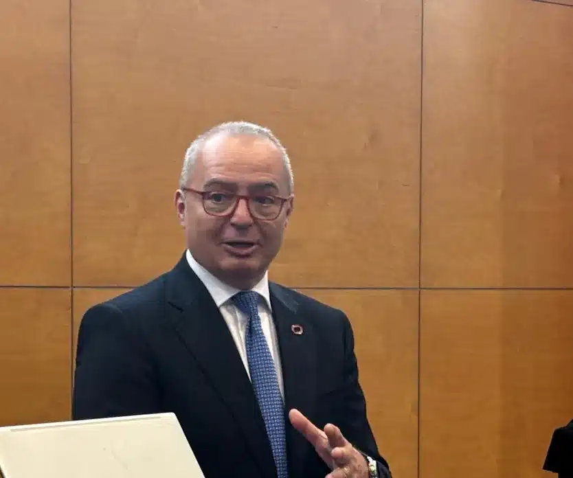 Mike Sicilia, CEO de Oracle: “La IA está transformando la productividad para alcanzar cotas inimaginables” 1