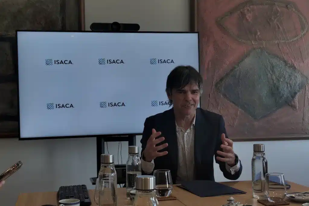 Adopción de IA - Pablo Ballarin - ISACA