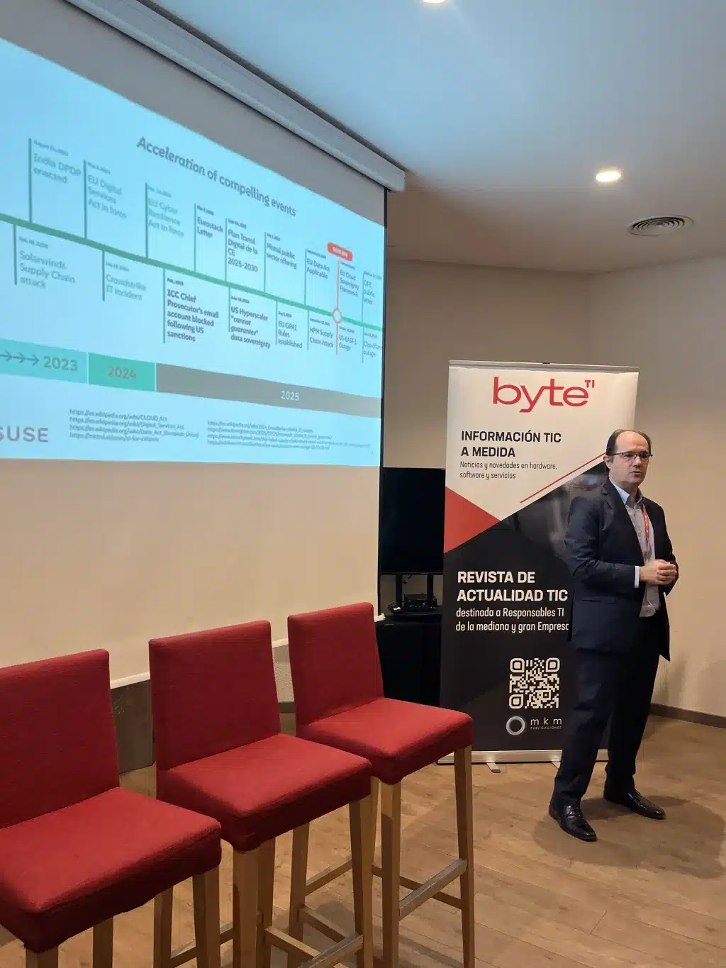Roberto Lázaro, sales director de Suse en un momento de su ponencia