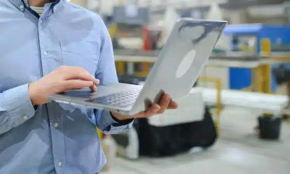 Industrial_Alianza Stratesys y Vester Business