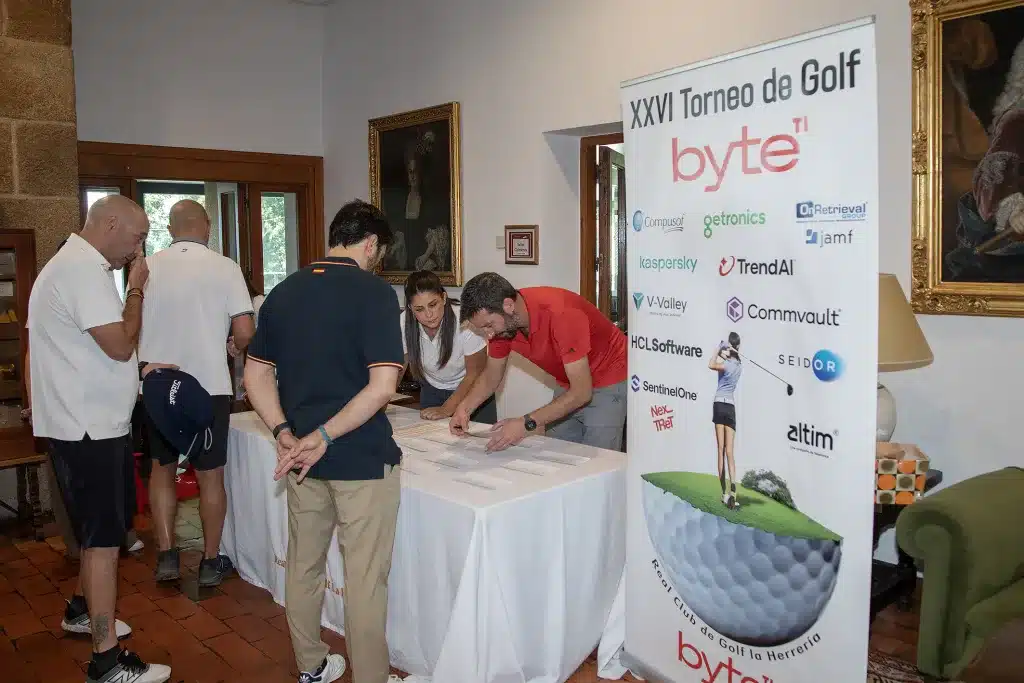 Más de 100 jugadores participan en la XXVI Edición del Torneo de Golf Byte TI 16 Más de 100 jugadores participan en la XXVI Edición del Torneo de Golf Byte TI 8