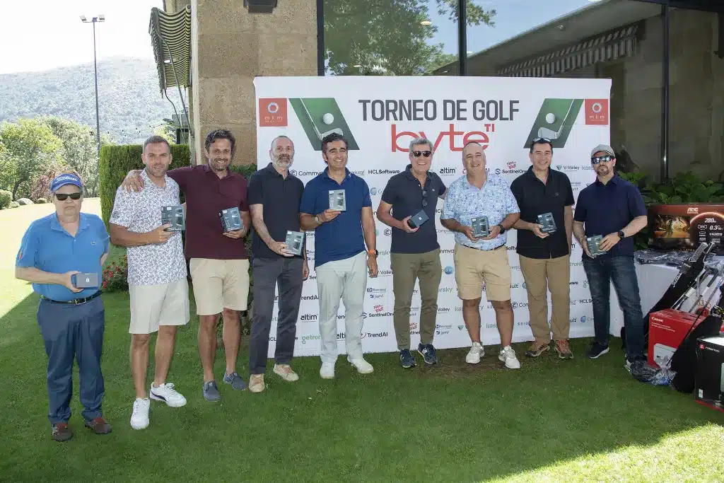 Más de 100 jugadores participan en la XXVI Edición del Torneo de Golf Byte TI 12 Más de 100 jugadores participan en la XXVI Edición del Torneo de Golf Byte TI 4