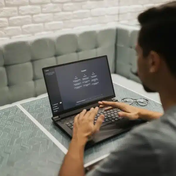 Revista Byte TI - Noticias de Informática | Noticias de Tecnología | Noticias Ciberseguridad para el CIO, Director de Sistemas y Ciberseguridad 4 Solo el 33% de las pymes escala con éxito sus pilotos de IA a producción, según h&k
