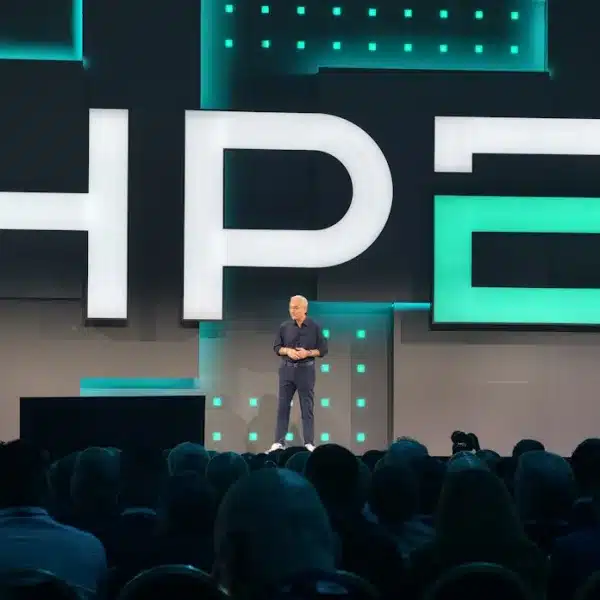 Revista Byte TI - Noticias de Informática | Noticias de Tecnología | Noticias Ciberseguridad para el CIO, Director de Sistemas y Ciberseguridad 3 “El diseño de la arquitectura de la IA comienza por la red”, destaca Antonio Neri, CEO de HPE