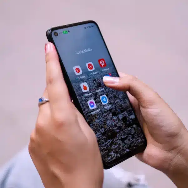 Revista Byte TI - Noticias de Informática | Noticias de Tecnología | Noticias Ciberseguridad para el CIO, Director de Sistemas y Ciberseguridad 3 Las redes sociales dejan de crecer por primera vez en España