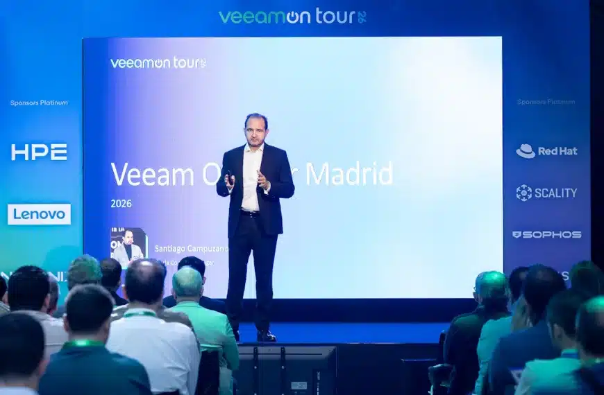 Revista Byte TI - Noticias de Informática | Noticias de Tecnología | Noticias Ciberseguridad para el CIO, Director de Sistemas y Ciberseguridad 1 Veeam impulsa un modelo unificado de resiliencia, seguridad y confianza en la IA