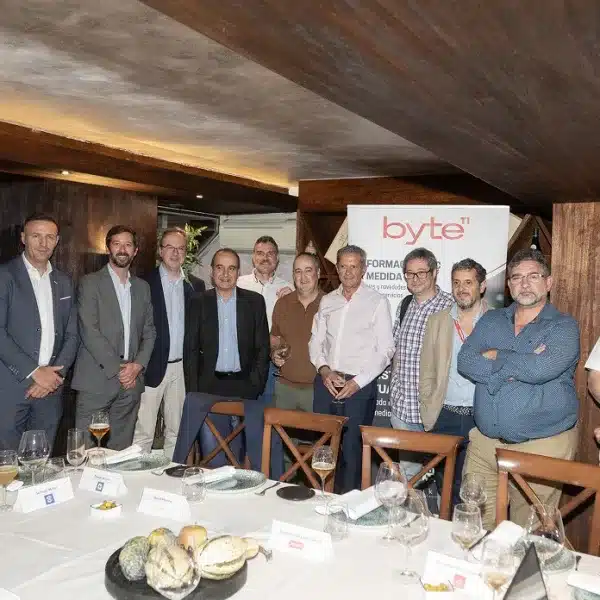 Revista Byte TI - Noticias de Informática | Noticias de Tecnología | Noticias Ciberseguridad para el CIO, Director de Sistemas y Ciberseguridad 4 La nueva era de la ciberseguridad impulsada por IA