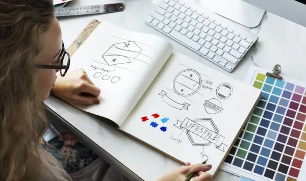 Cómo crear la identidad visual de tu pyme sin contratar a un diseñador