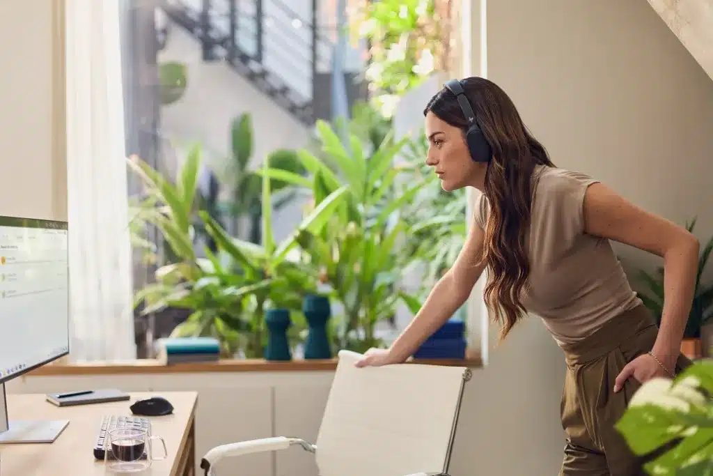 El trabajo híbrido toma impulso con los auriculares HP Poly 3 HP Poly