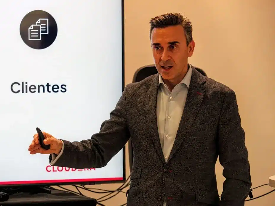 Juan Carlos Sánchez de la Fuente, Vicepresidente Regional de Cloudera para España y Portugal: "Cloudera vende un framework, no los datos del cliente" 1 Juan Carlos Sánchez de la Fuente, Vicepresidente Regional de Cloudera para España y Portugal