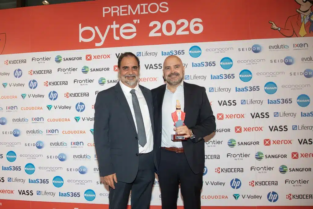 Premio a la Mejor solución de ciberseguridad para Commvault Cloud Unity. Recogió el trofeo Sergio López-Chicheri, Country Manager de Commvault Iberia 