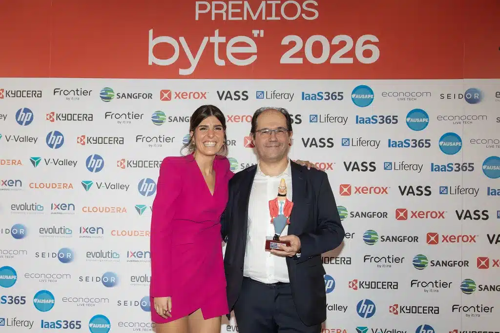 Premio a la visión sobre Soberanía del Dato para Suse. Lo recogió Roberto Lázaro, Country Manager de Suse