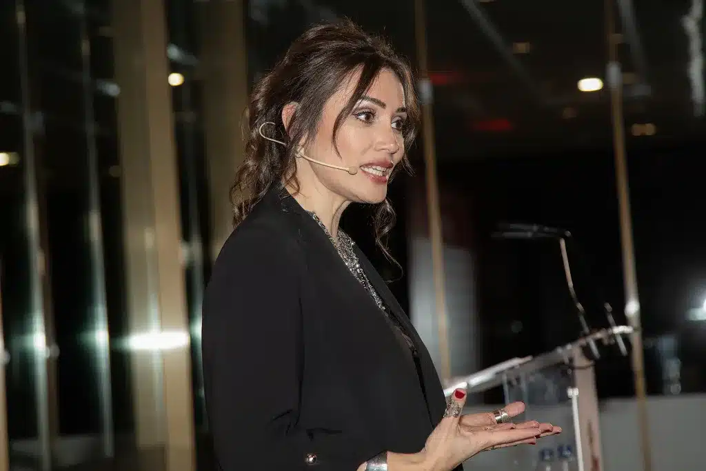 Marina Estacio fue la encargada de llevar las riendas de la gala de los Premios Byte TI 2026